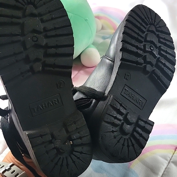Black Tahari boots, GUC🎉🖤🎊 - Picture 13 of 14